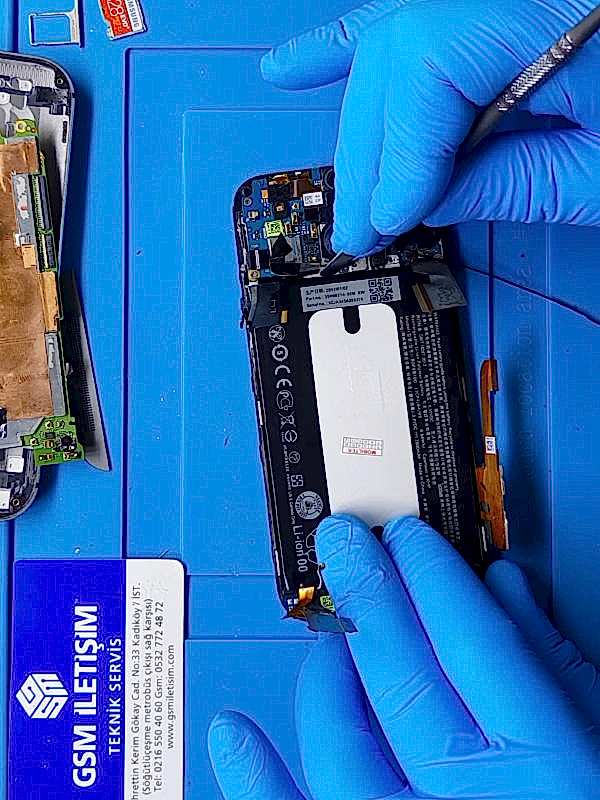 HTC One M8 Batarya (Pil) Değişimi